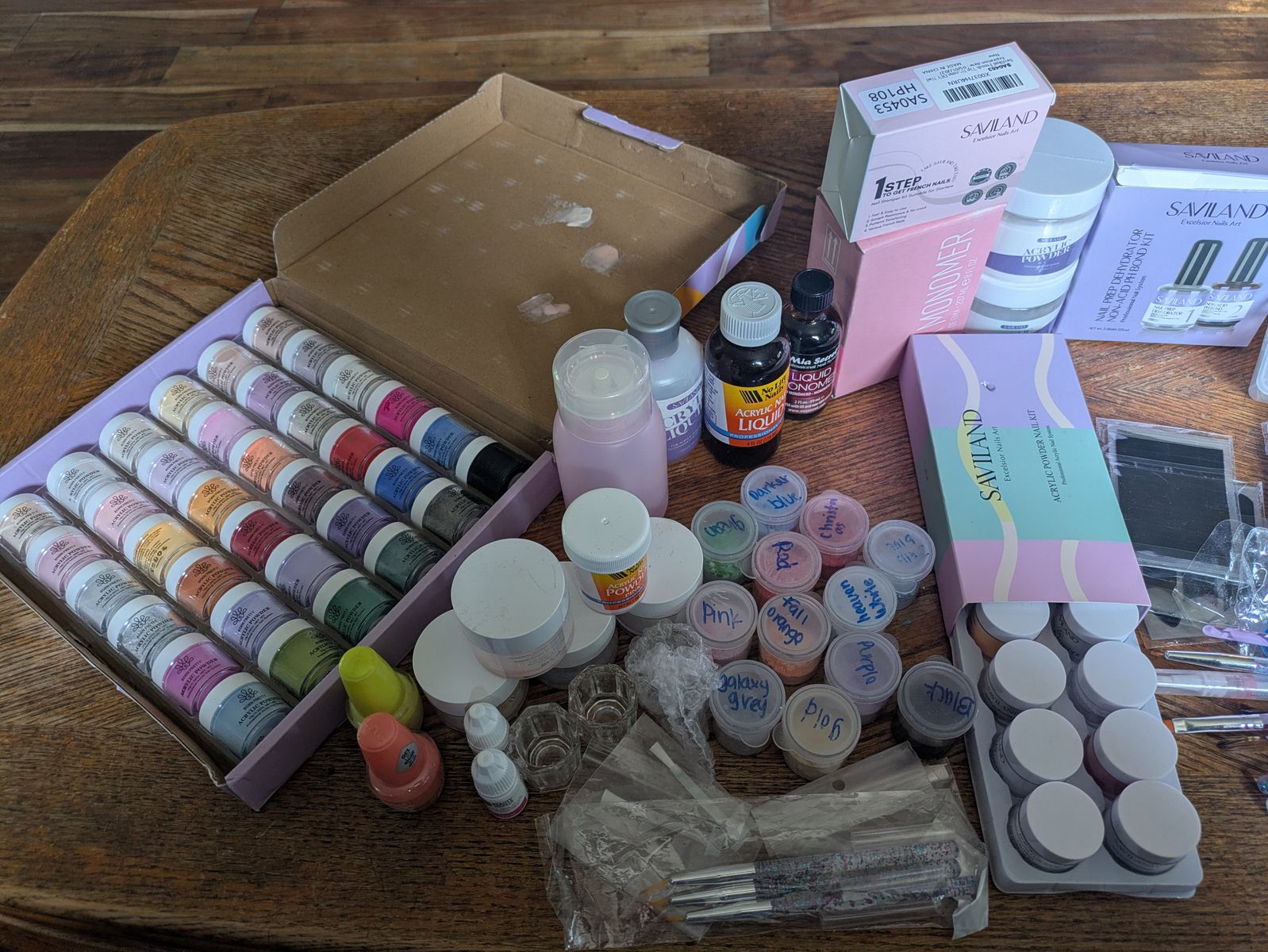 Acrylic nail stuff