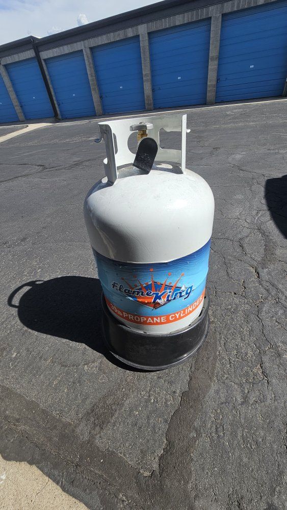 Flame King 30lb Propane Cylinder - Used Refillable Gas Tank for RV, Camping, Grilling