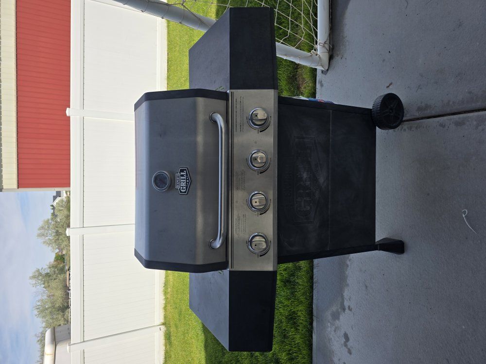 Expert gas grill