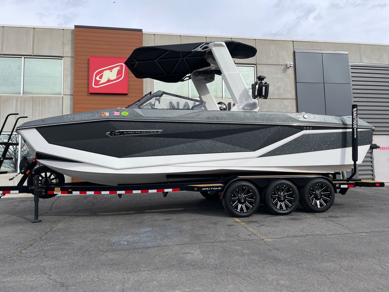 2025 Nautique G25 W/ZZ8S 630HP SuperCharged Power Plant.  Only 20 HOURS
