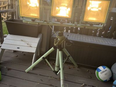 Power Light Industrial Tripod Work Light - 3x Adjustable Halogen Floodlights