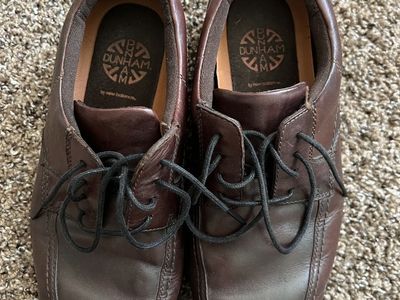 Men’s Dunham Dress Shoe Size 9.5 4-E width