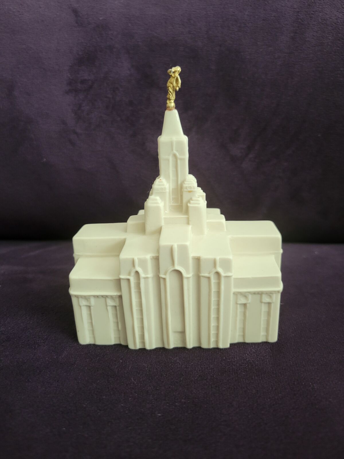 Beautiful porcelain Bountiful Temple