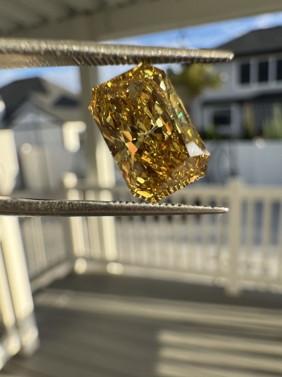2.89 Carats Radiant Cut Fancy Yellow Loose Lab Diamond VS2 IGI Certified 