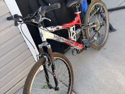 Mongoose XR-75 bike
