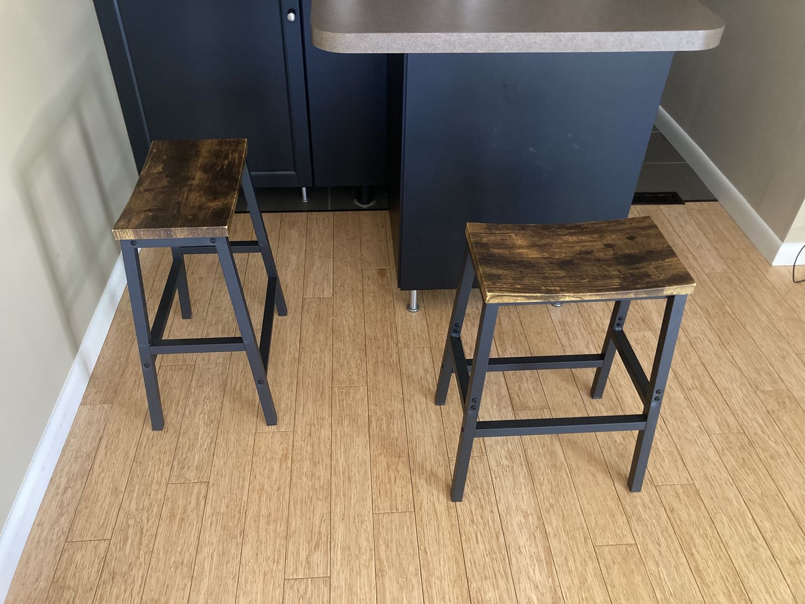 2 Bar Stools Rustic Brown