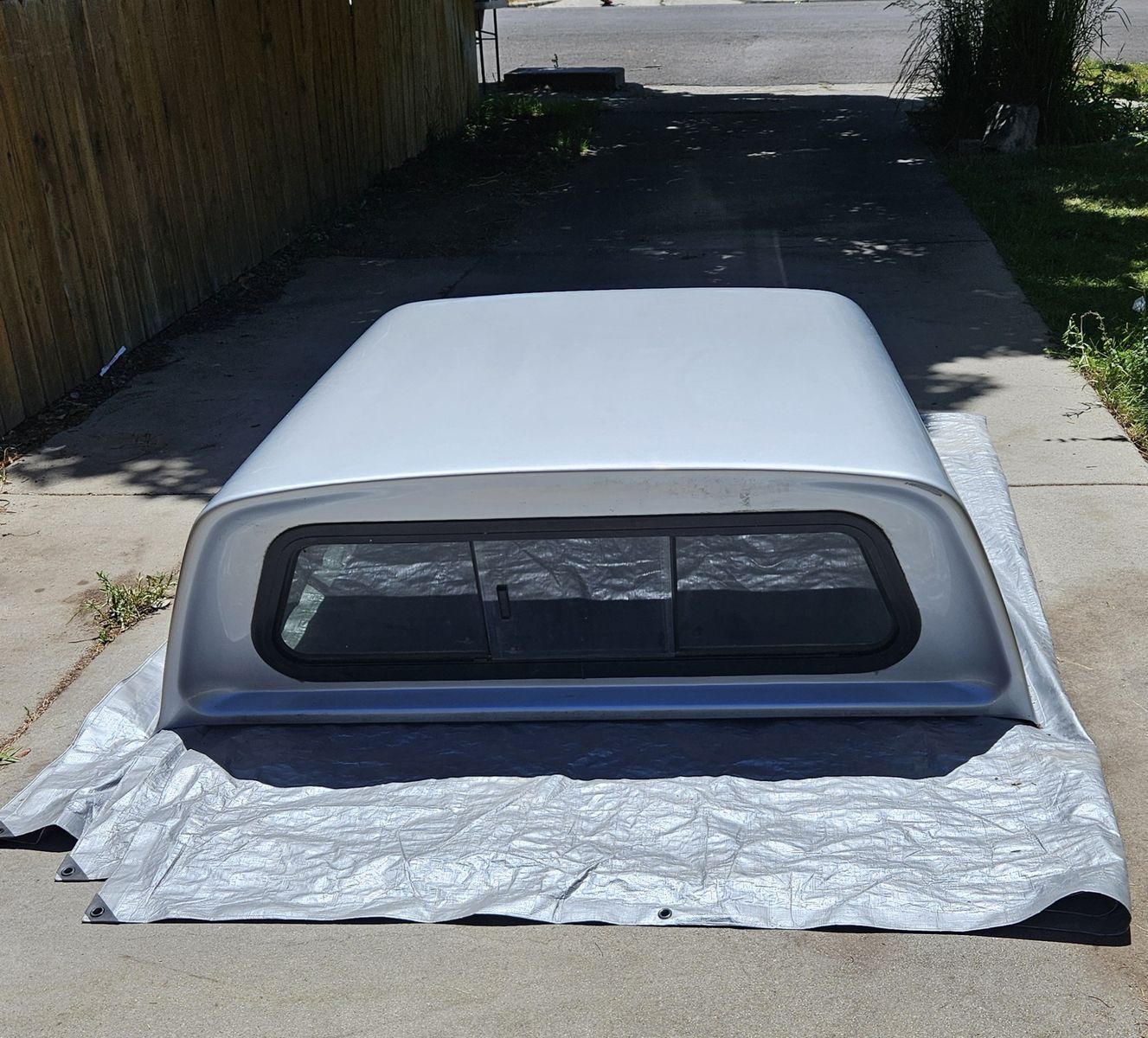 LEER Tacoma Camper Shell / Topper - 5 ft Bed