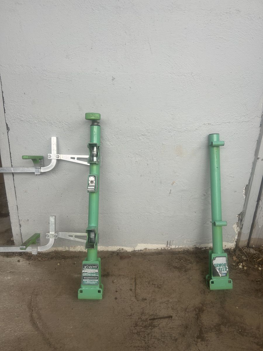 Trimmer holder for truck or trailer