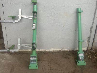 Trimmer holder for truck or trailer