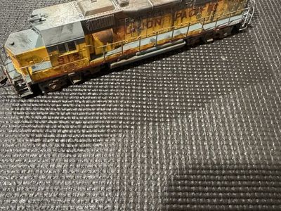 Dcc/ no sound. Union Pacific Diesel Locomotive Model Train - Weathered ho scale