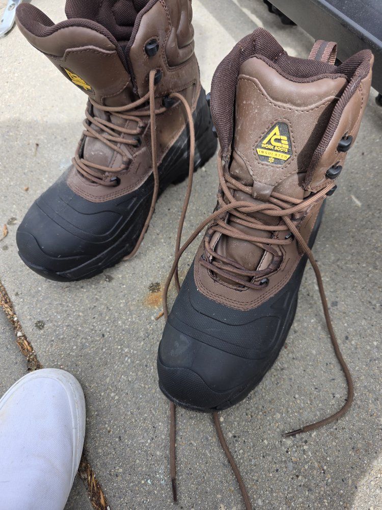 Steel Toe Insulated Boots Size 9