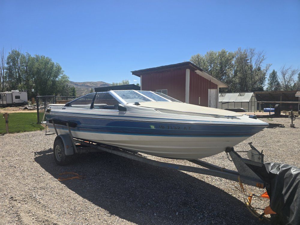 Bayliner Capri 5.0 Liter Boat - Used - Ready for the Water
