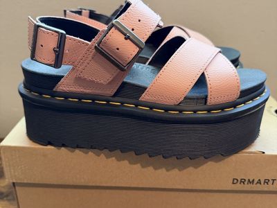 Voss ll Athena Leather Strap Sandals