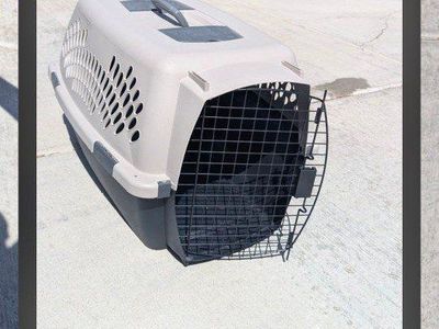 pet carrier