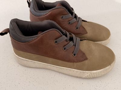 Boy shoes