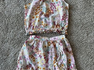 H&M Girls Floral Two-Piece Crop Top & Ruffle Skirt Set - Size M (US Girls 16)