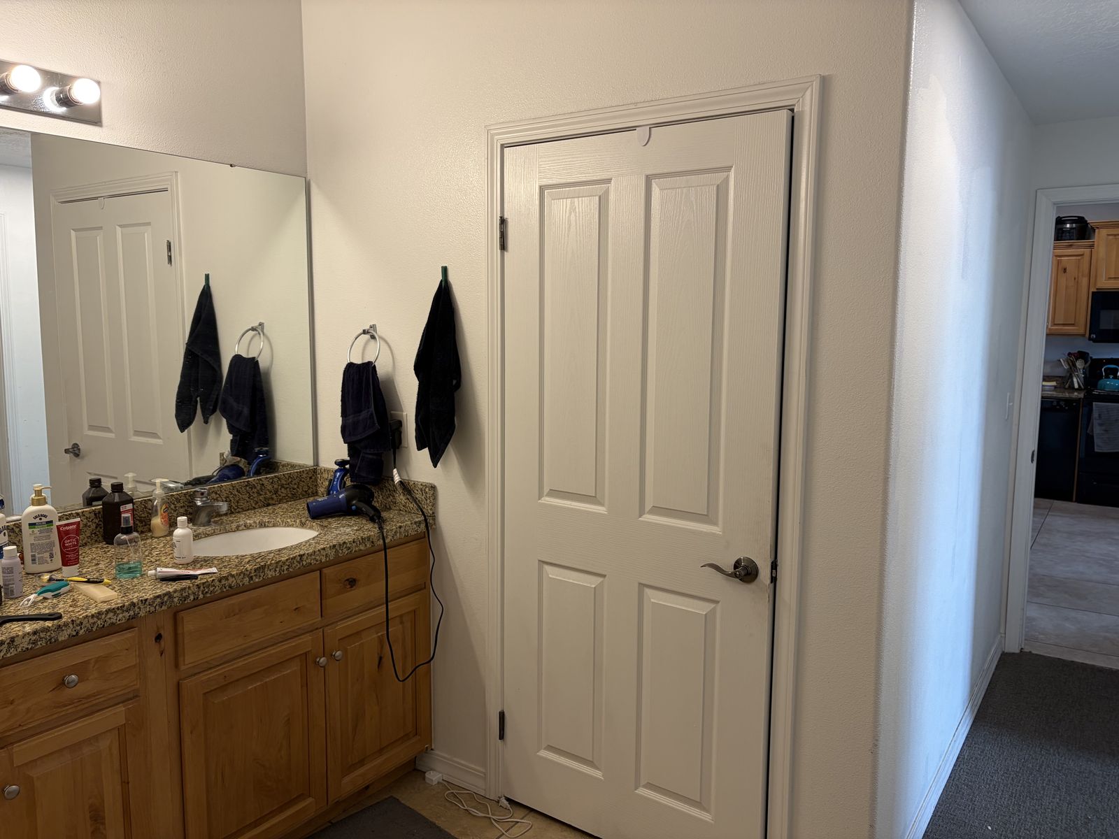 Main image 4