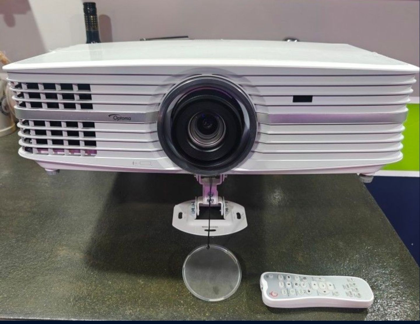 Optoma UHD60 True 4K Projector (750 lamp hours)