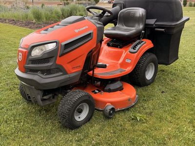 Husqvarna 46" Riding Lawn Mower Tractor w/ Bagger