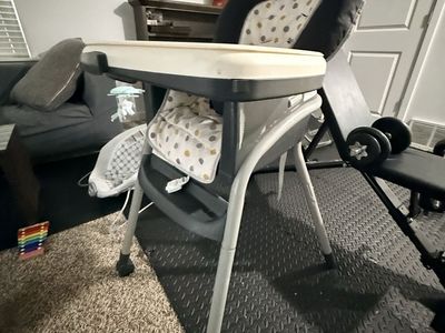 Graco Swivel Booster High Chair with Adjustable Height and Removable Tray