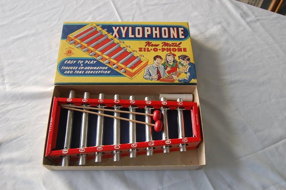 VINTAGE XYLOPHONE IN BOX