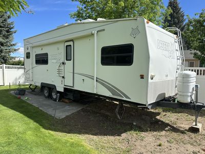 2005 Desert Fox 32' Toy Hauler