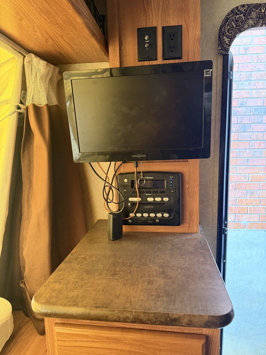 Main image 6