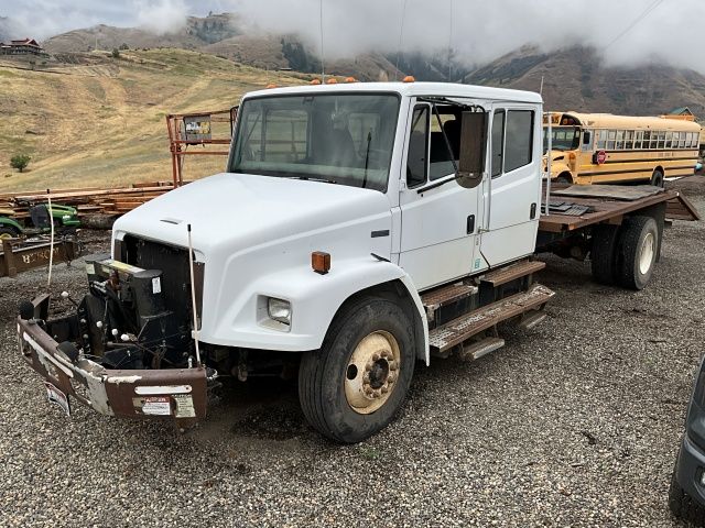 2004 FL70 FreightLiner W/ CAT 3126 Motor