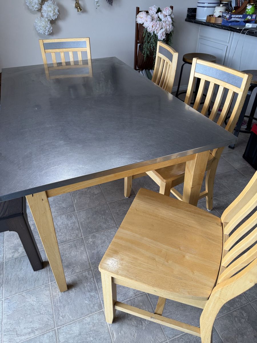 Stainless Steel Top Kitchen Table w 5 Chairs