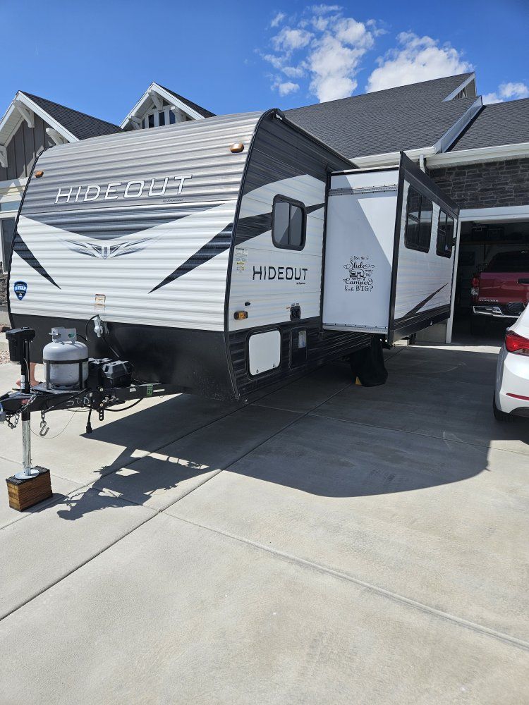 2021 Keystone Hideout 186SS
