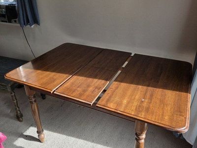 Dining Table with Hideaway Leaf and 4 Chairs