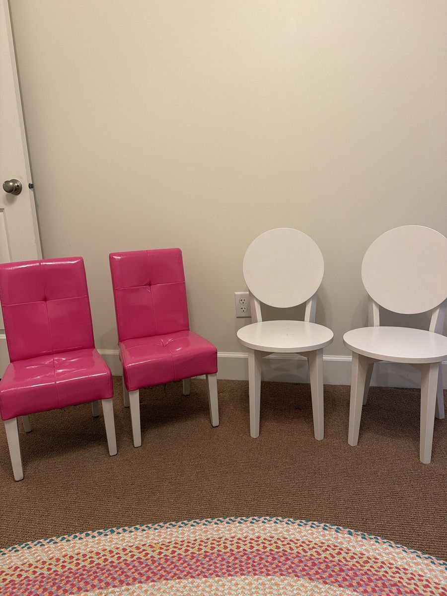 Free kids play chairs