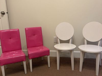 Free kids play chairs