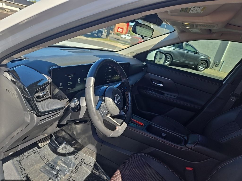 Main image 12