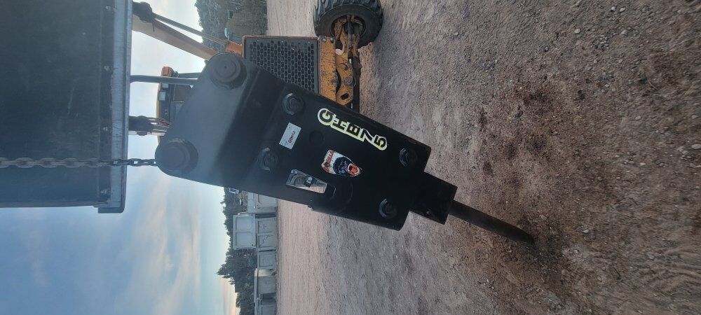 Hydraulic hammer excavator