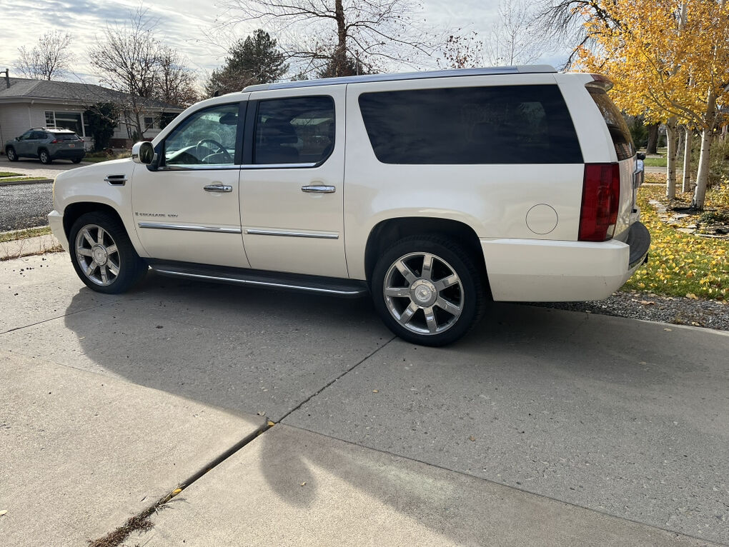2007 Cadillac Escalade ESV Base