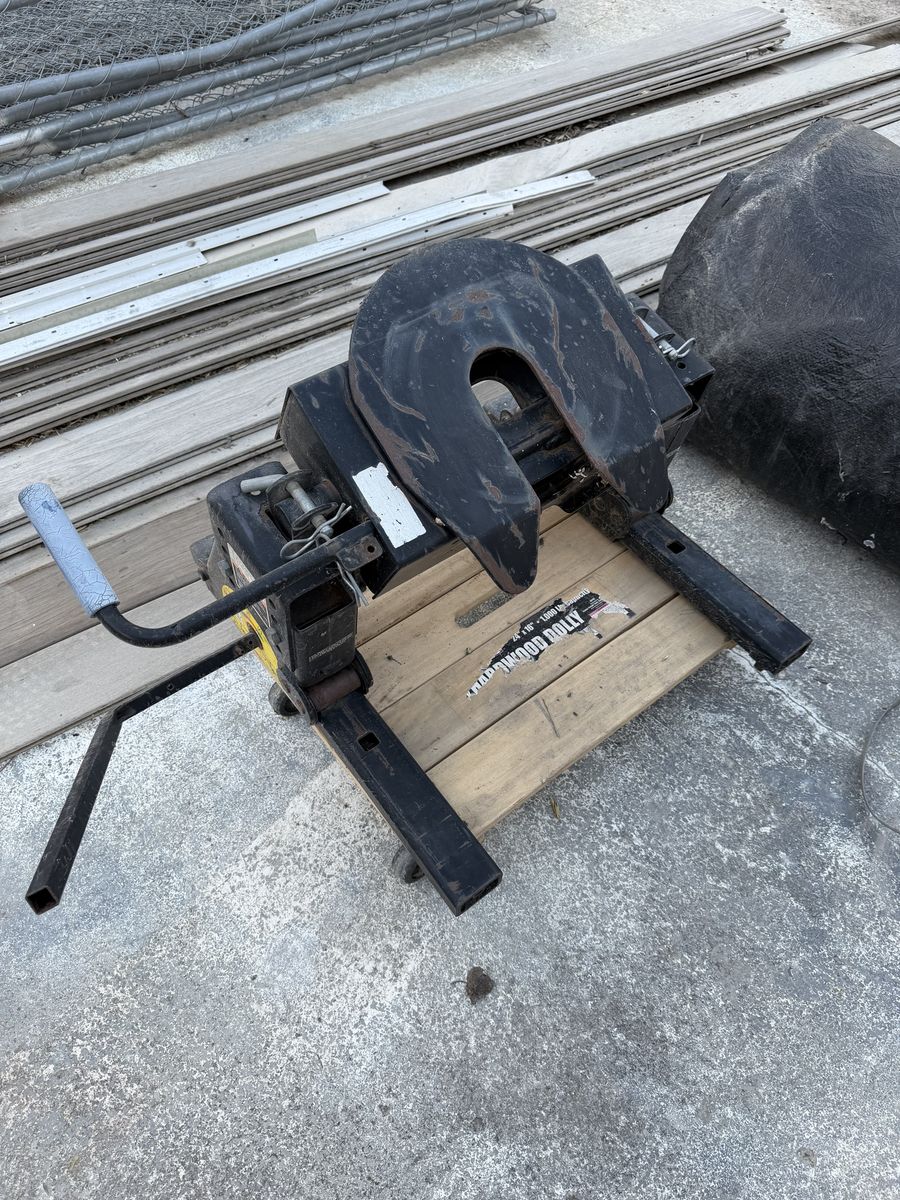5th wheel hitch