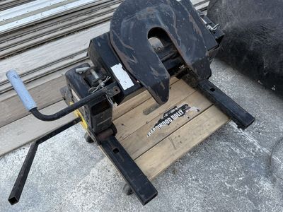 5th wheel hitch