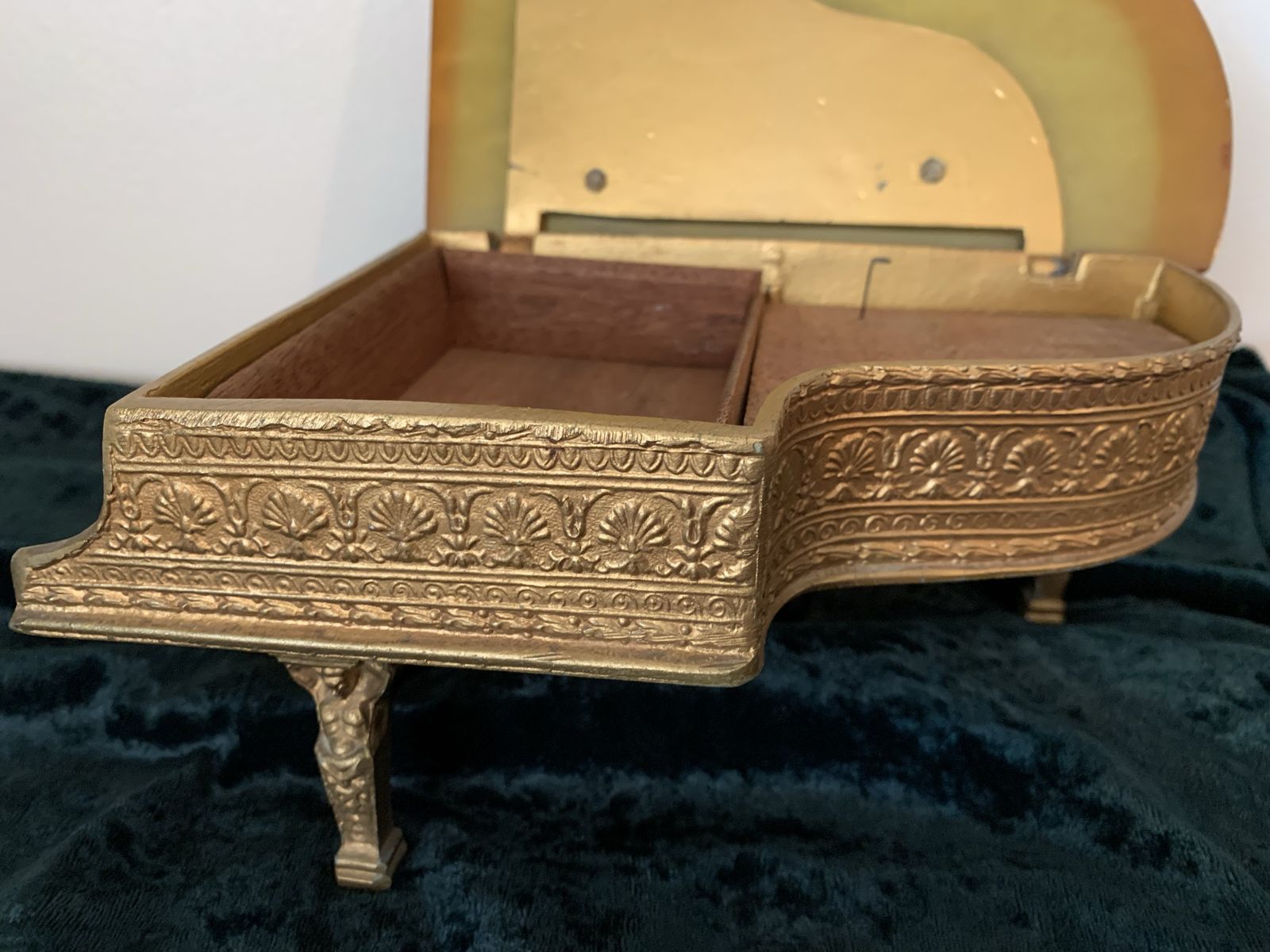 Main image 10