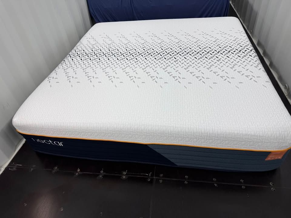 Nectar Ultra King Mattress - Like New!