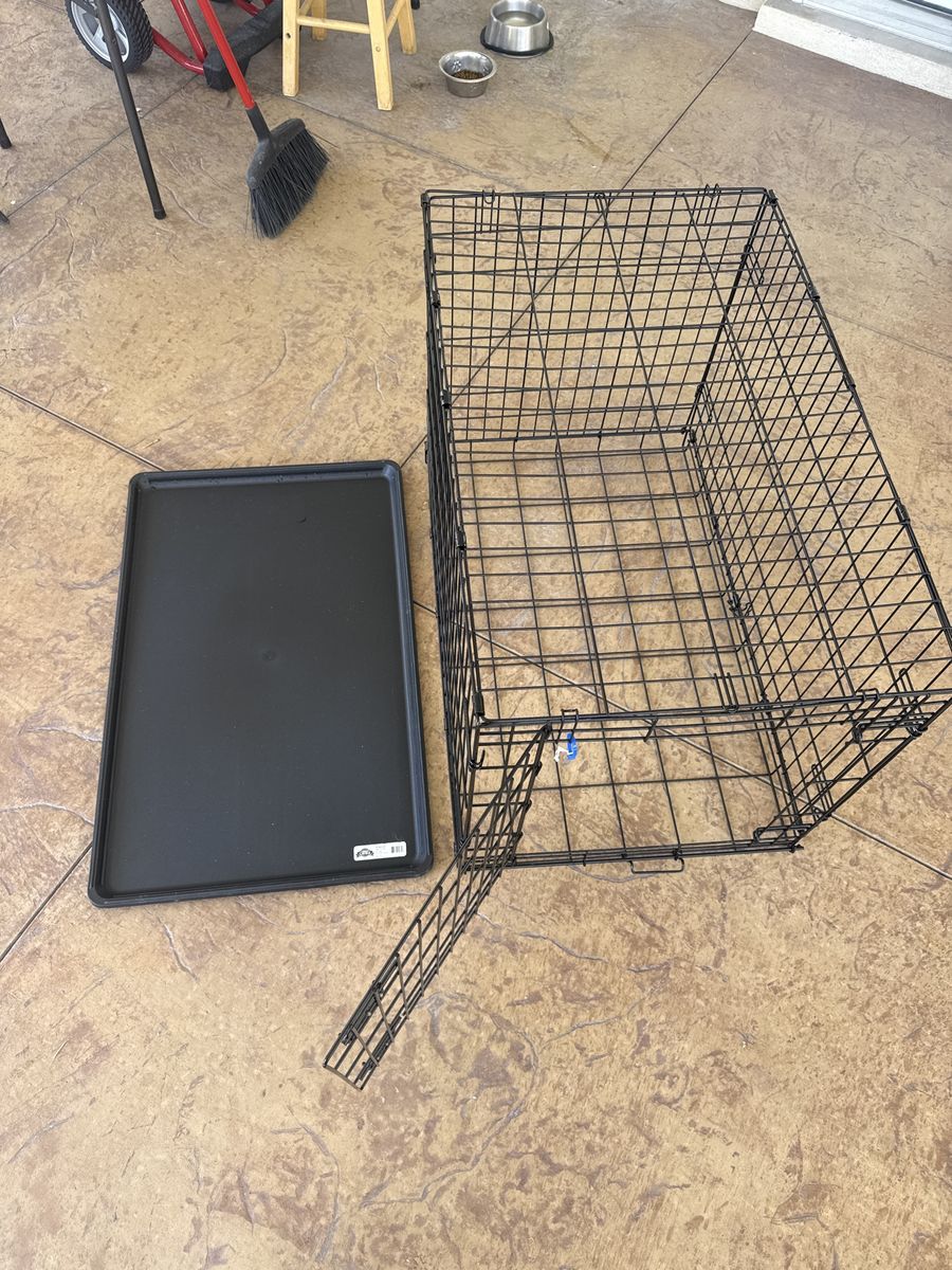 Petmate Black Wire Dog Crate Kennel w/ Tray - Medium Size, Foldable. 36 Inches Long x 24 tall x 22 inches wide.