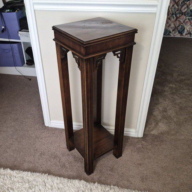 Lane Fern Stand / Display Pedestal with Lower Shelf