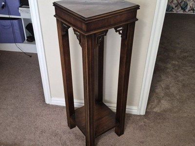 Lane Fern Stand / Display Pedestal with Lower Shelf