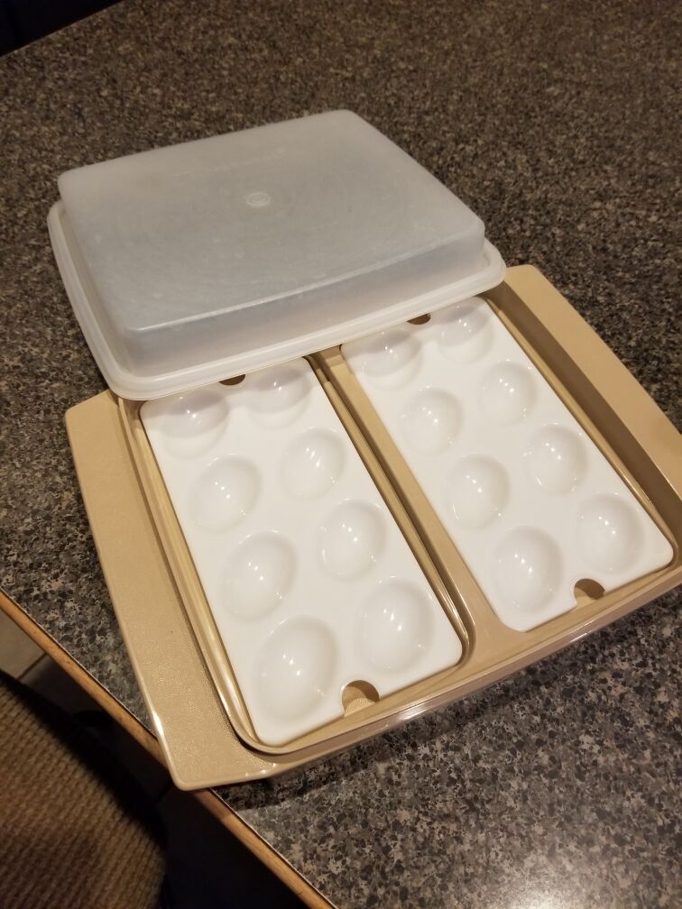 TUPPERWARE Vintage Deviled Egg Container set (4 pieces)