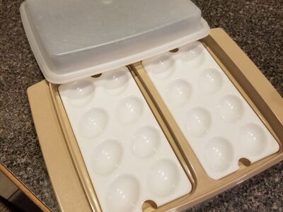 TUPPERWARE Vintage Deviled Egg Container set (4 pieces)