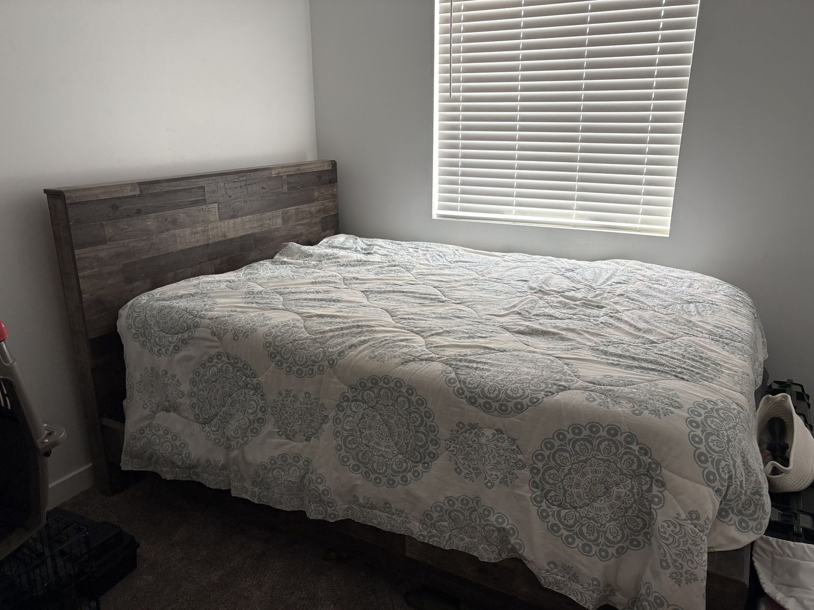 Rustic Wood Queen Beframe