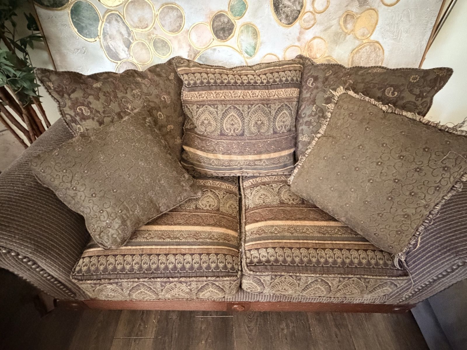 Beautiful Couch & Loveseat Set! Great Condition!