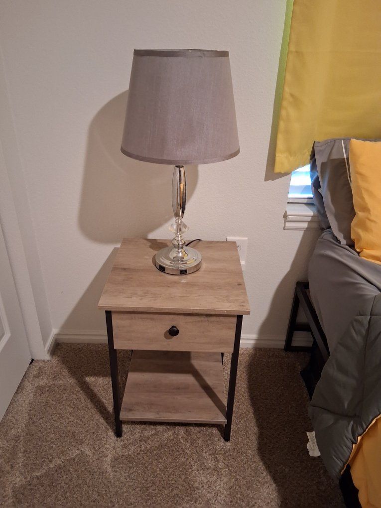 Bedroom Set: Full Bed mattress,small Dresser, 2 Nightstands, Lamps