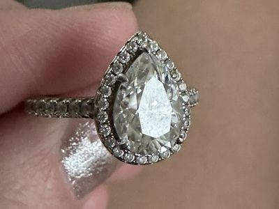 Gorgeous Engagement / Wedding Ring!