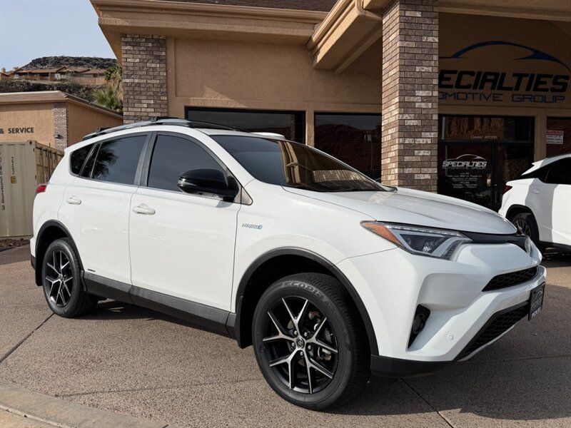 2017 Toyota RAV4 SE